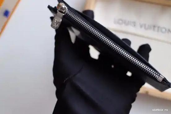WIS CARD VUITTON COIN HOLDER LOUIS 0605